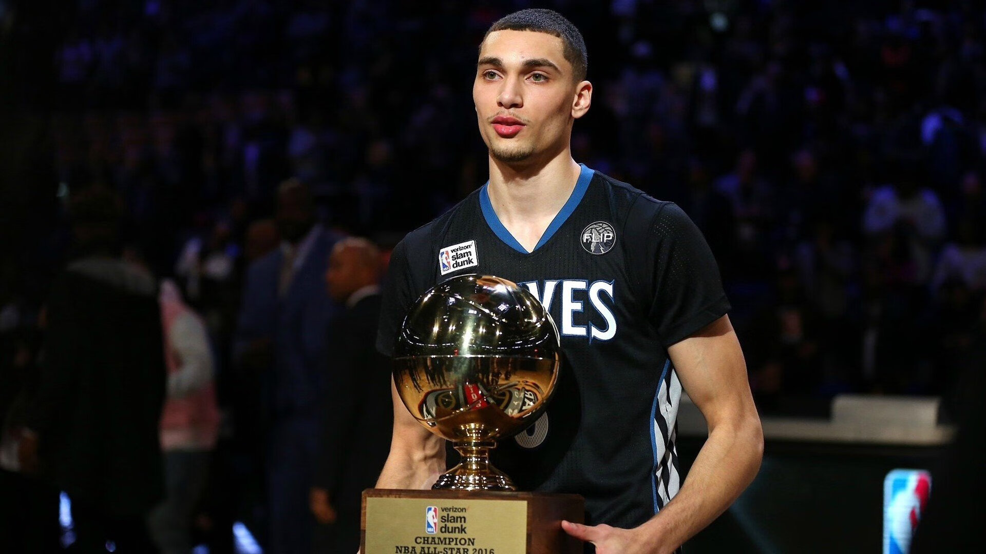 纳达尔重返赛场，重返赛场首场状态出色，掘金观众沸腾！赢得满堂喝彩