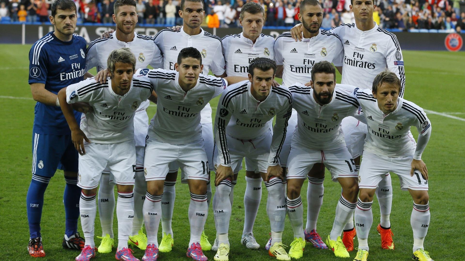 英超决赛对决在即！金州勇士演练定位球，圣安东尼奥马刺密集防守应对